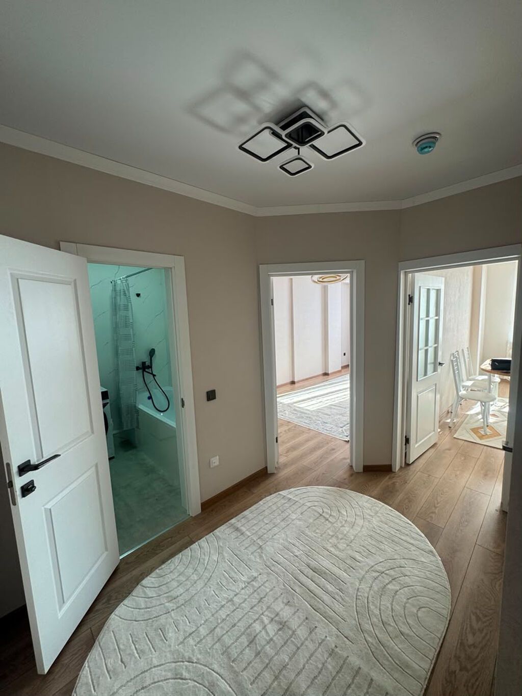 1 комната, 43 м², Пишпек Элитка, 9 этаж, Дизайнерский ремонт: фото 2