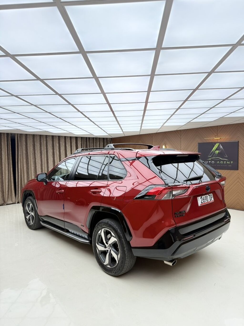 Toyota RAV4: 2021 г., 2.5 л, Вариатор, Электромобиль, Кроссовер: фото 3