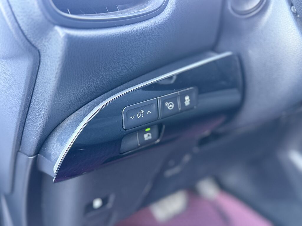 Toyota Prius: 2018 г., 1.8 л, Вариатор, Гибрид, Лифтбек: фото 7
