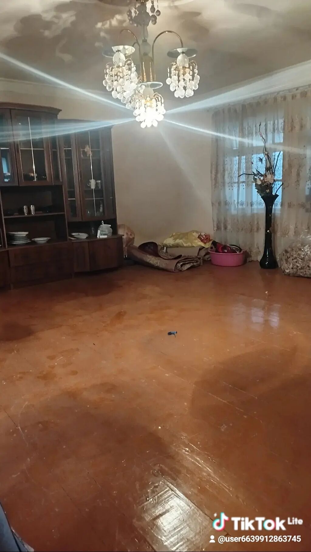 Satılır: həyəti olan fərdi yaşayış evi. Sabirabad şəhərinin tam