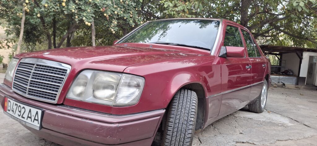 Mercedes-Benz W124: 1994 г., Механика, Седан: фото 1