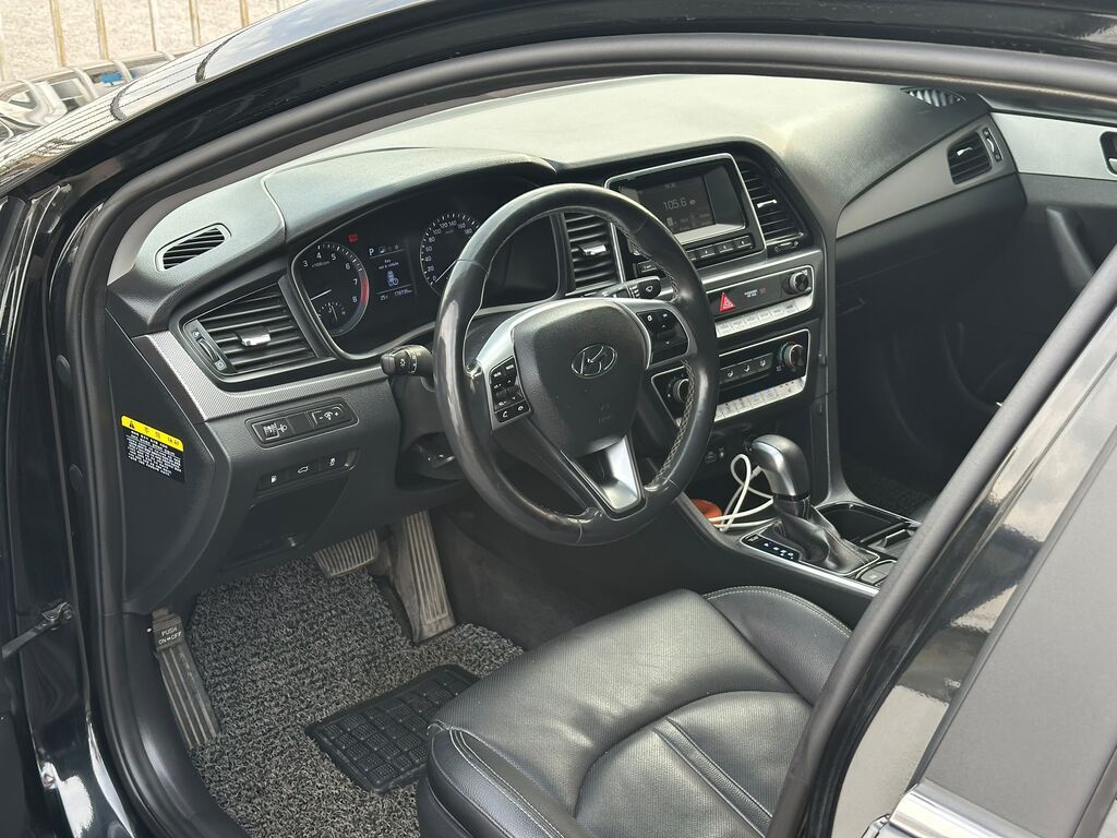 Hyundai Sonata: 2017 г., 2 л, Автомат, Газ, Седан: фото 8