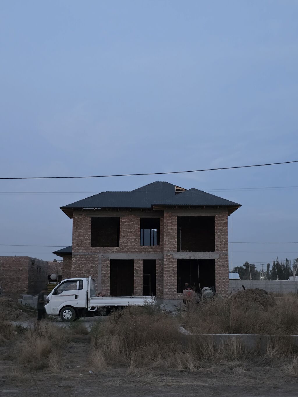 Продаю дом Кожомкул 2этаж 4сотик 6комнат срочно баасы 85000$ варинтар: фото 2
