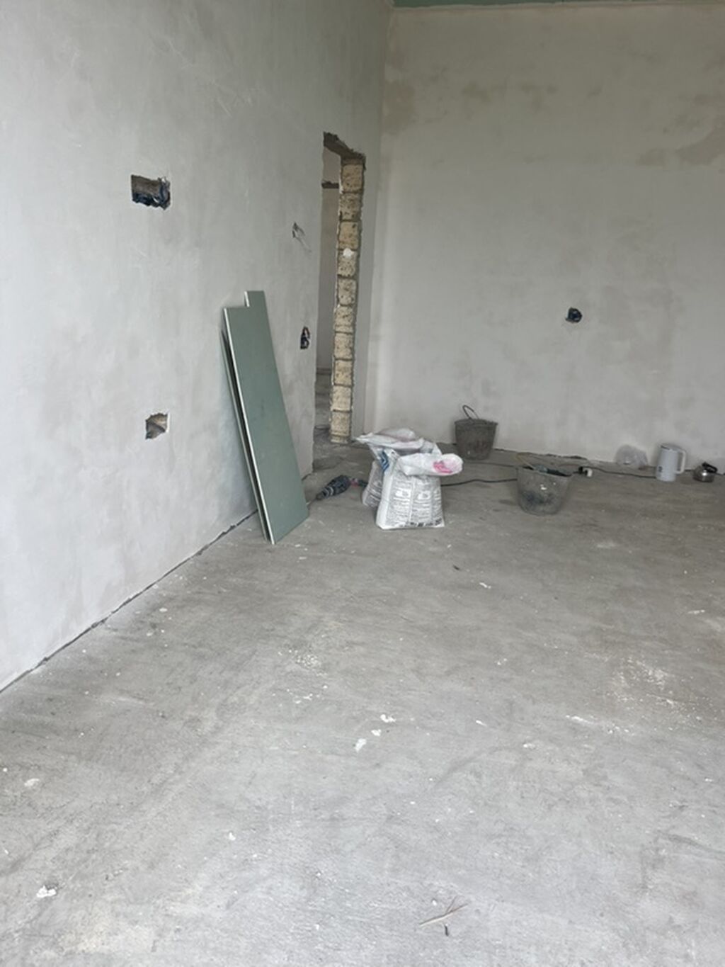 6 otaqlı, 180 kv. m, Kredit var, Təmirsiz