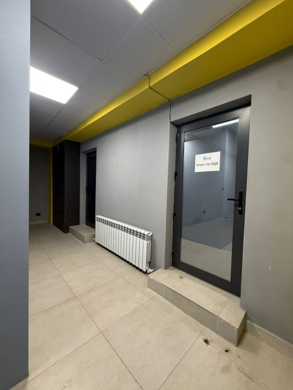 Аренда офисов, 200 м², В административном здании, 1 линия, С отдельным входом, С отдельным сан узлом: фото 7