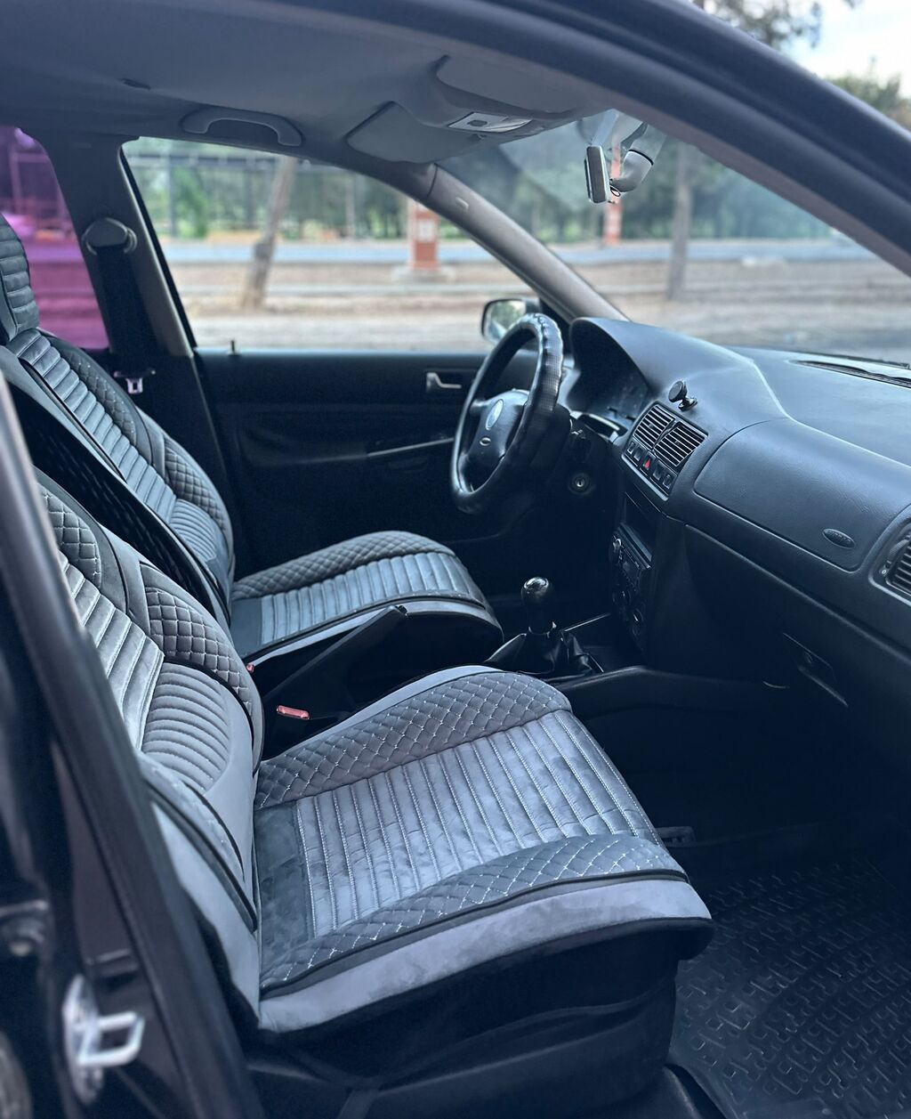 Volkswagen Golf: 2002 г., 1.4 л, Механика, Бензин, Хэтчбэк: фото 5