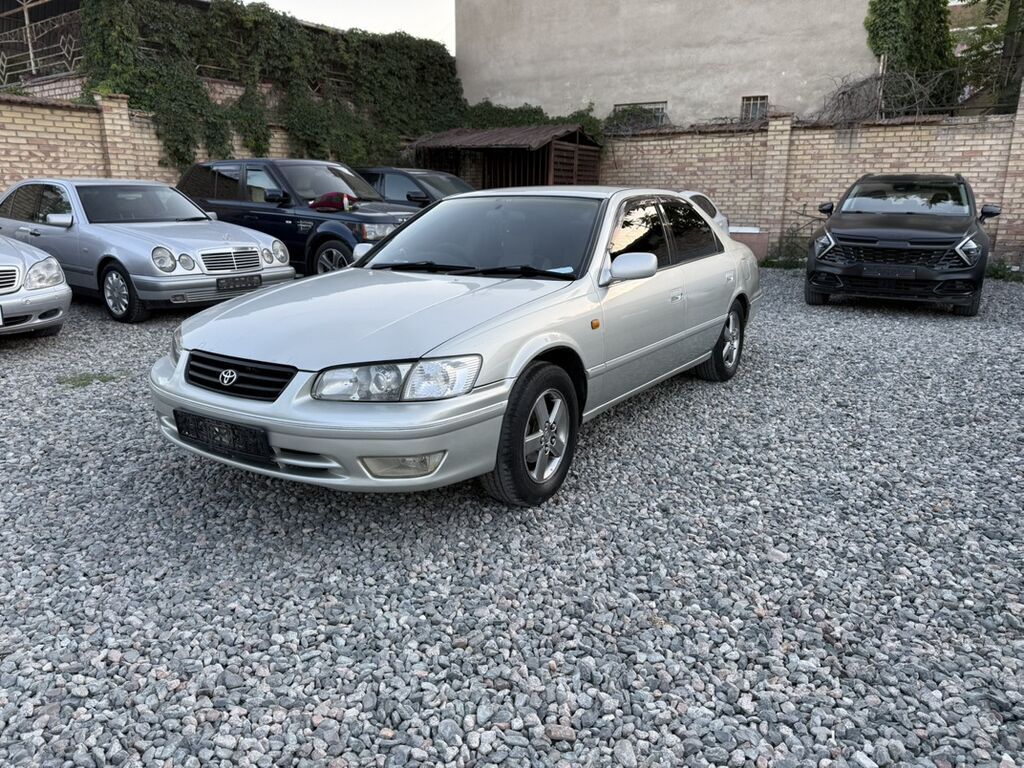 Toyota Camry: 2000 г., 2.2 л, Автомат, Бензин, Седан: фото 2
