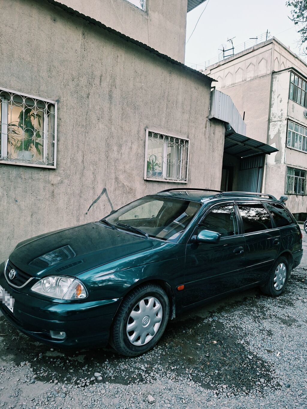 Toyota Avensis: 2003 г., 1.8 л, Механика, Бензин, Универсал: фото 3