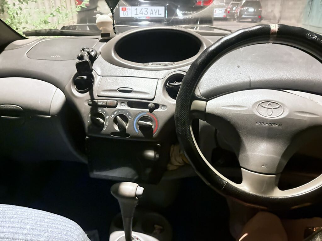 Toyota Vitz: 2003 г., 0.1 л, Автомат, Бензин, Хэтчбэк: фото 5