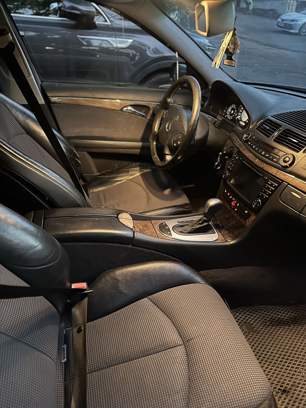 Mercedes-Benz E-Class: 2003 г., 5 л, Автомат, Бензин, Седан: фото 8