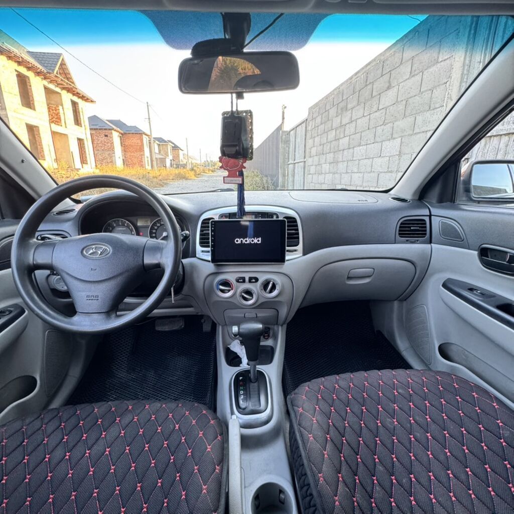 Hyundai Accent: 2007 г., 1.6 л, Автомат, Бензин, Седан: фото 8