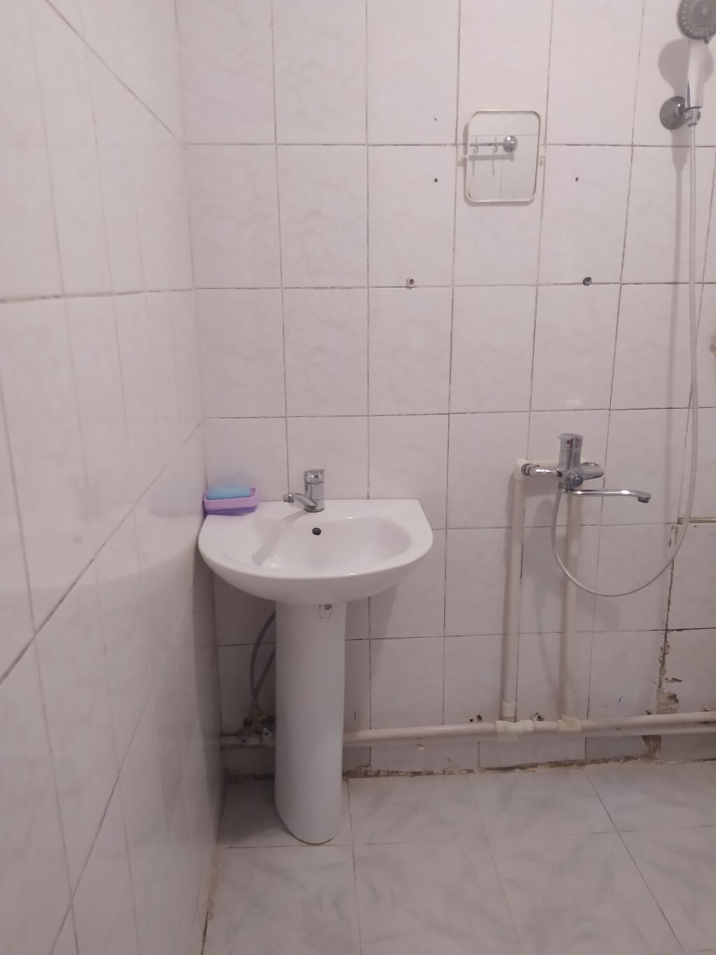 3otaqlı mənzil – geniş yataq otaqları. Təsvir: - Yataq otağı: Böyük