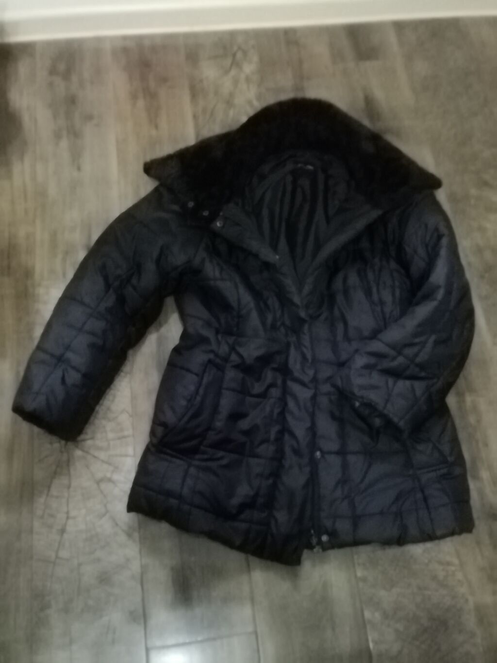 Zimske jakne: Crna jakna zenska za punije dame nema oštećenja sem kod džepa možda — 1