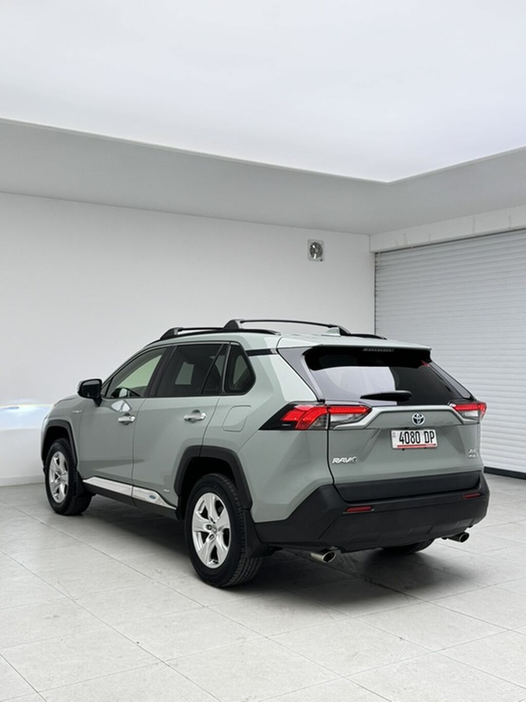 Toyota RAV4 Hybrid 2020, 2.5 л, АКПП, серый: фото 4