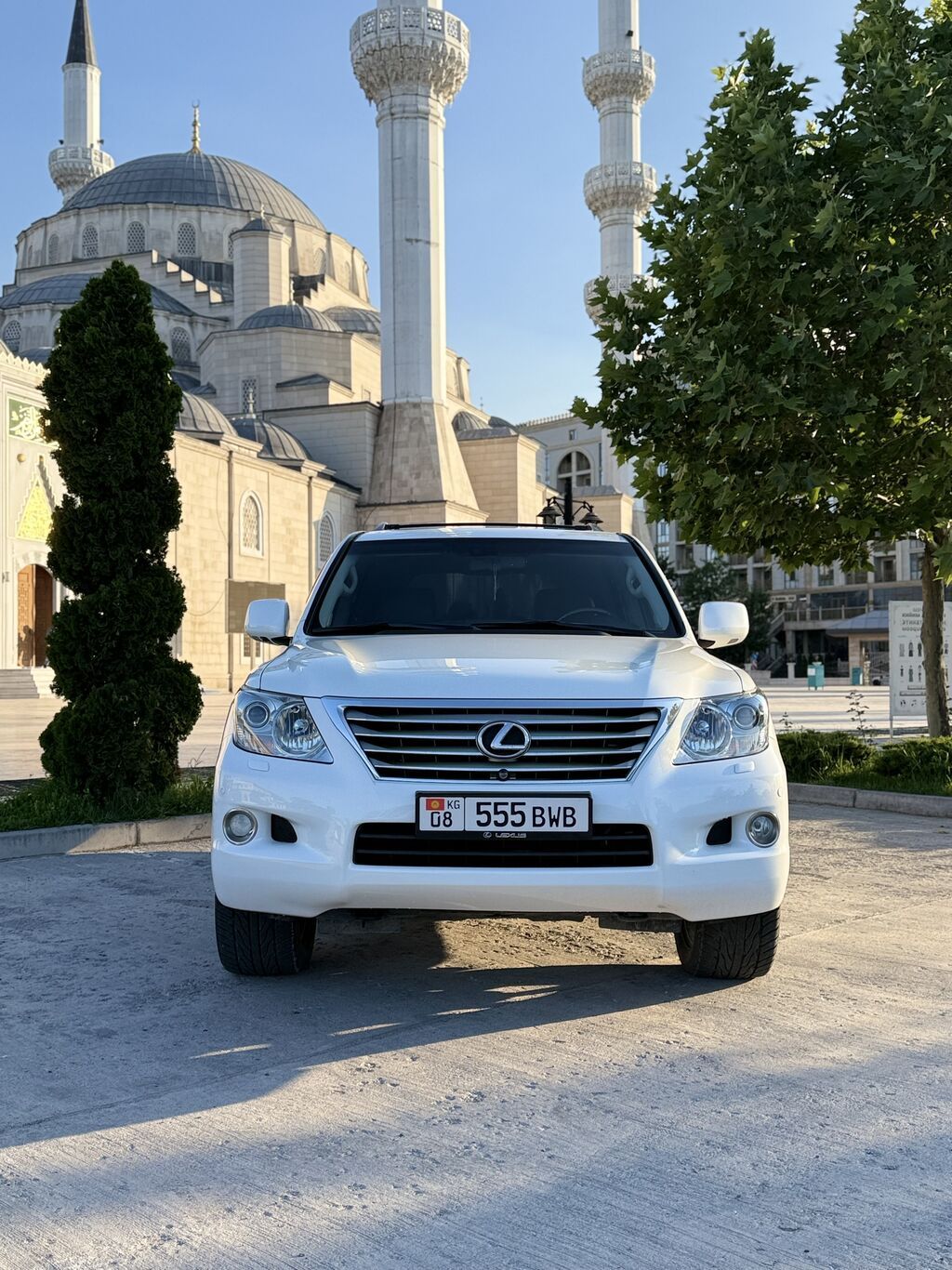 Lexus LX
