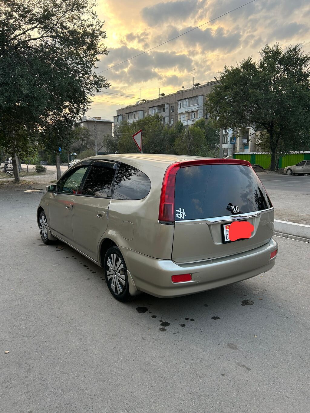 Honda Stream: 2001 г., 2 л, Автомат, Бензин, Минивэн: фото 3