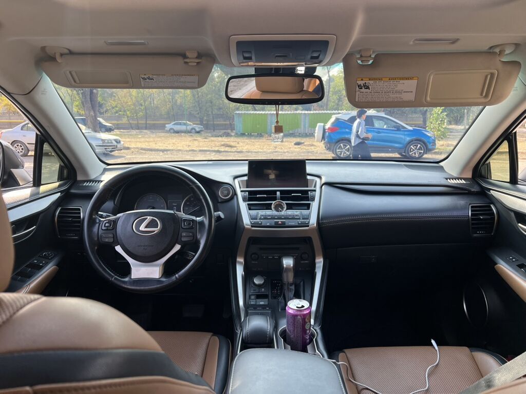 Lexus NX: 2015 г., 2 л, Автомат, Бензин, Кроссовер: фото 7