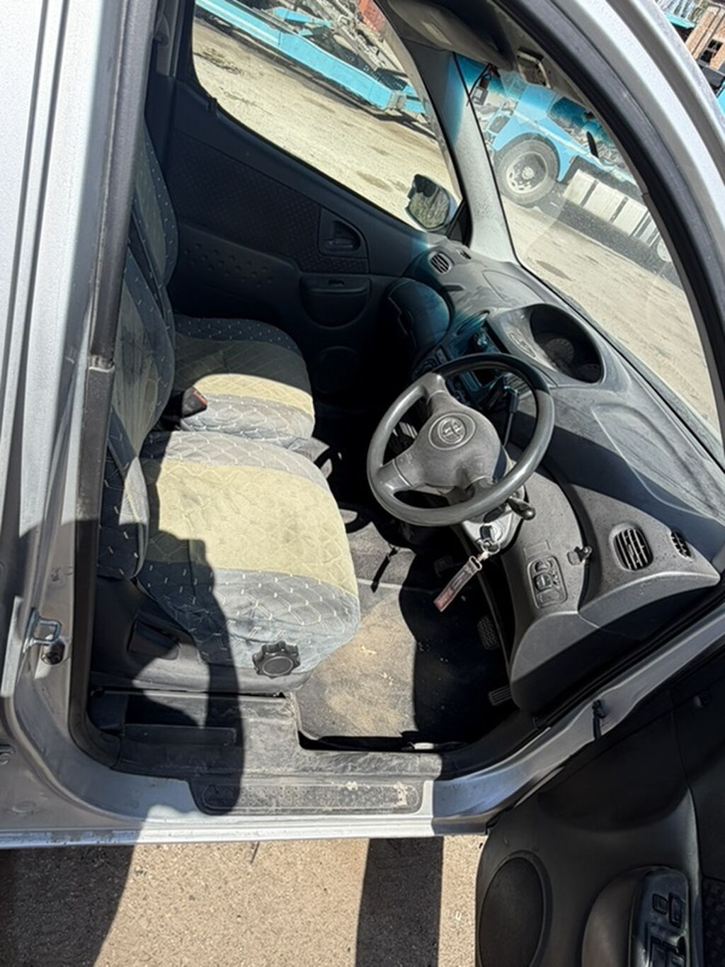 Toyota Funcargo: 2003 г., 1.3 л, Бензин: фото 5