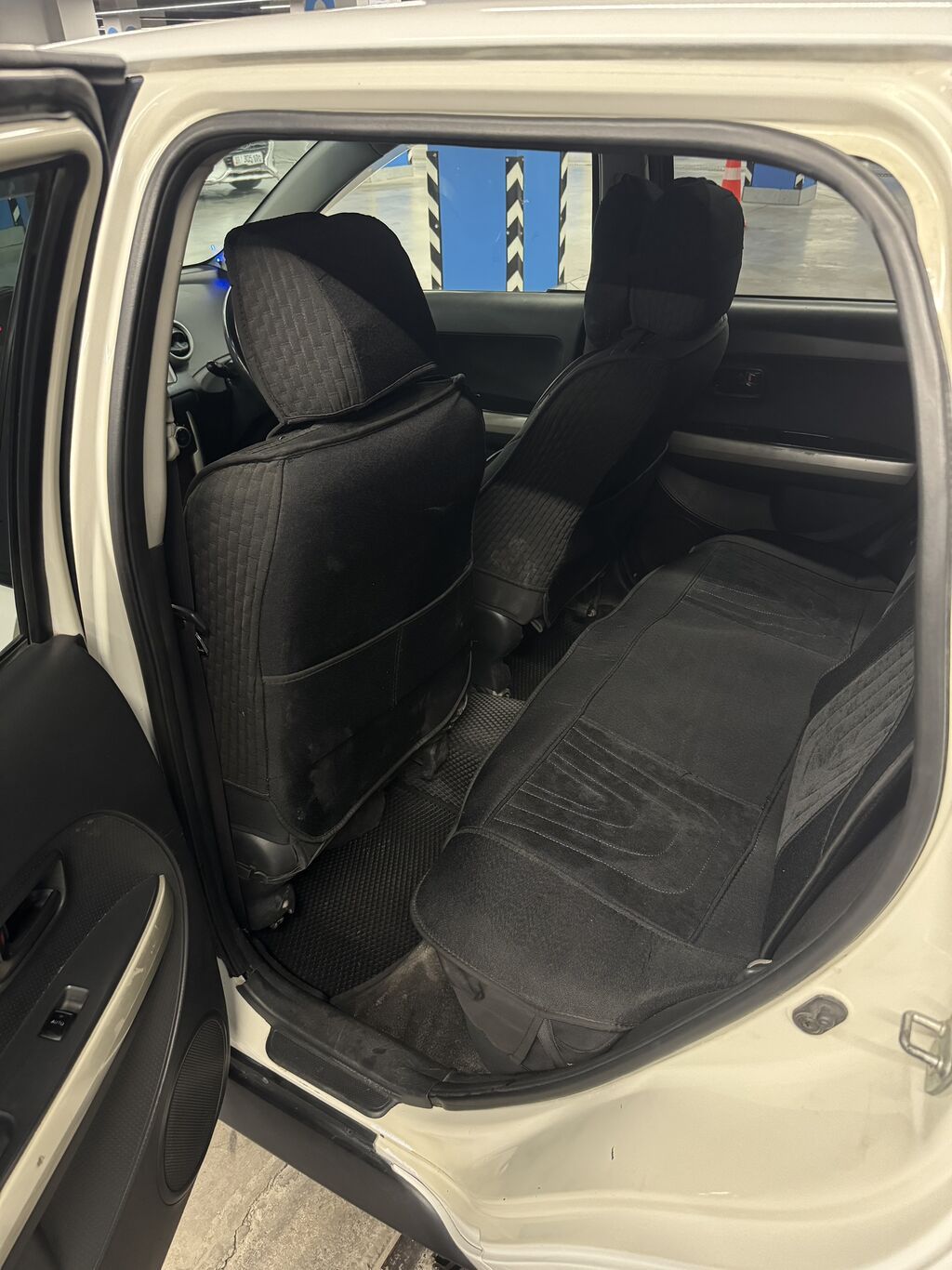 Toyota Ist: 2003 г., 1.5 л, Автомат, Бензин, Хэтчбэк: фото 7