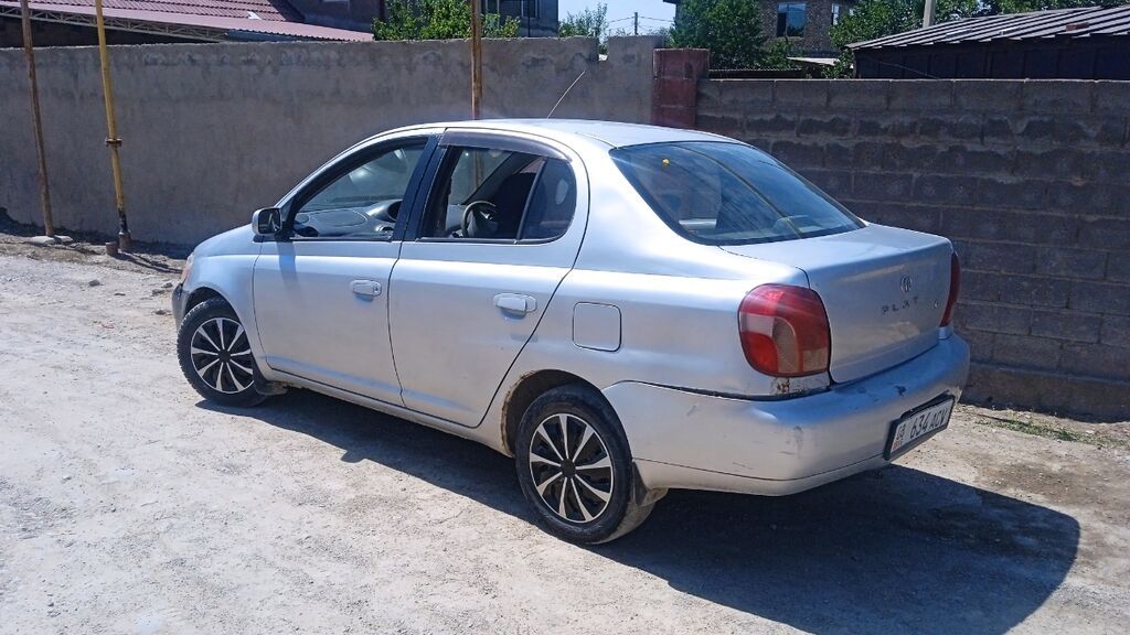 Toyota Platz: 2000 г., 1.5 л, Автомат, Бензин, Седан: фото 2