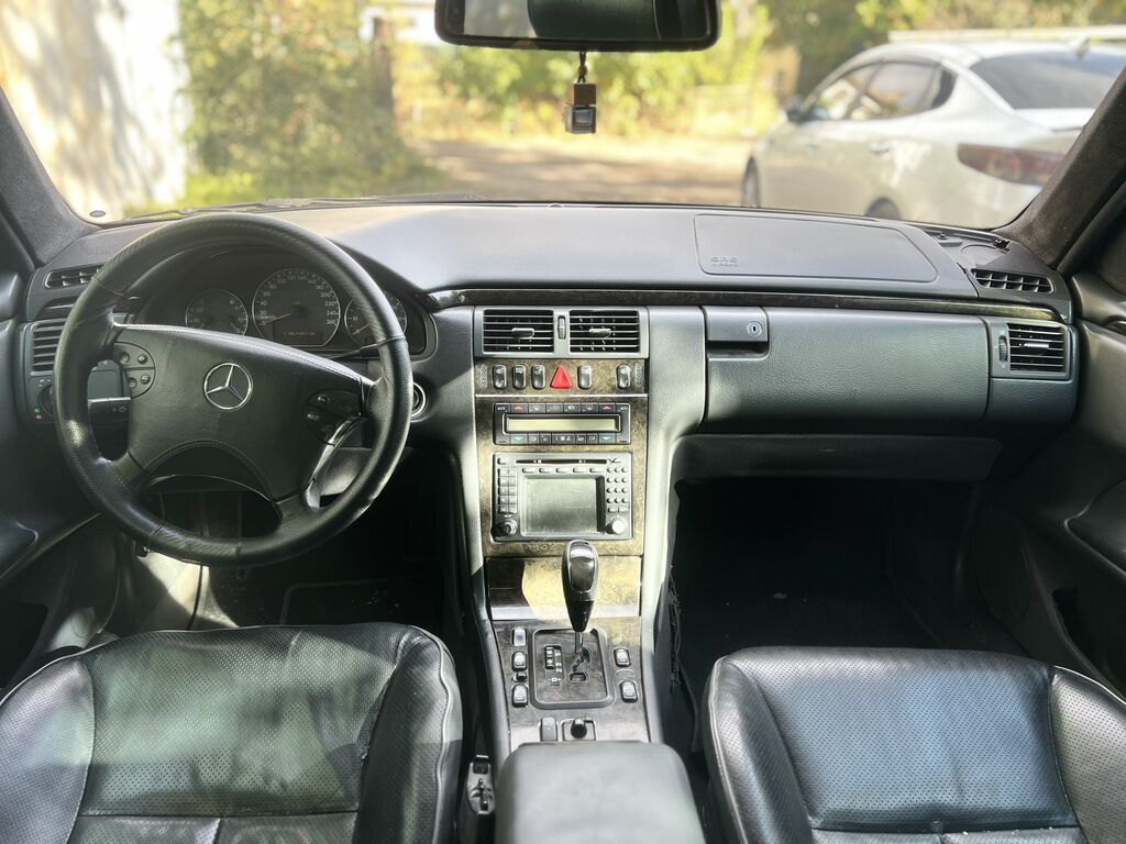 Mercedes-Benz E-Class: 2001 г., 4.3 л, Автомат, Бензин, Седан: фото 7