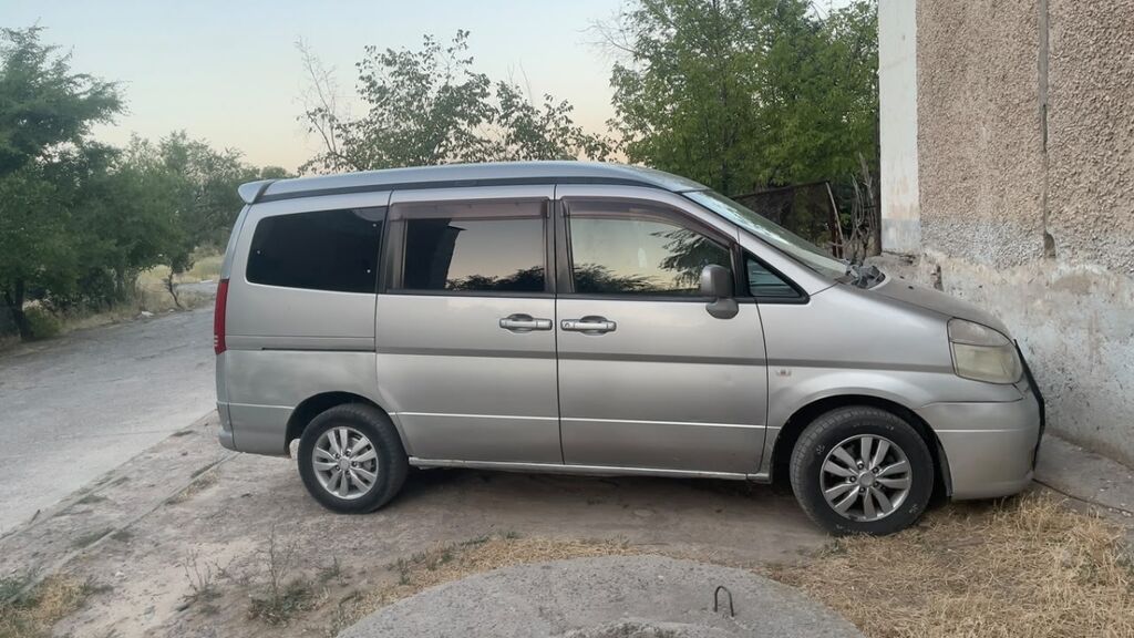 Nissan Serena: 2002 г., 2 л, Автомат, Минивэн: фото 2
