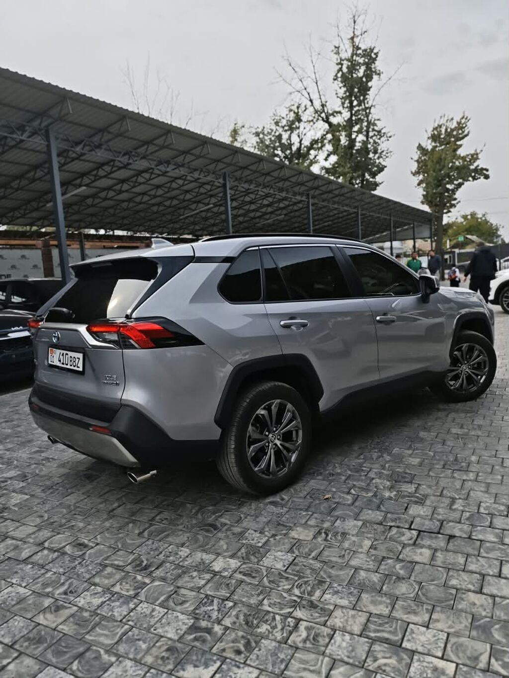 Toyota RAV4: 2024 г., 2.5 л, Автомат, Гибрид, Кроссовер: фото 2