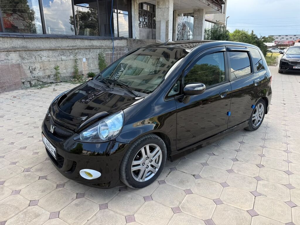 Honda Jazz: 2008 г., 1.3 л, Автомат, Бензин, Хэтчбэк: фото 2