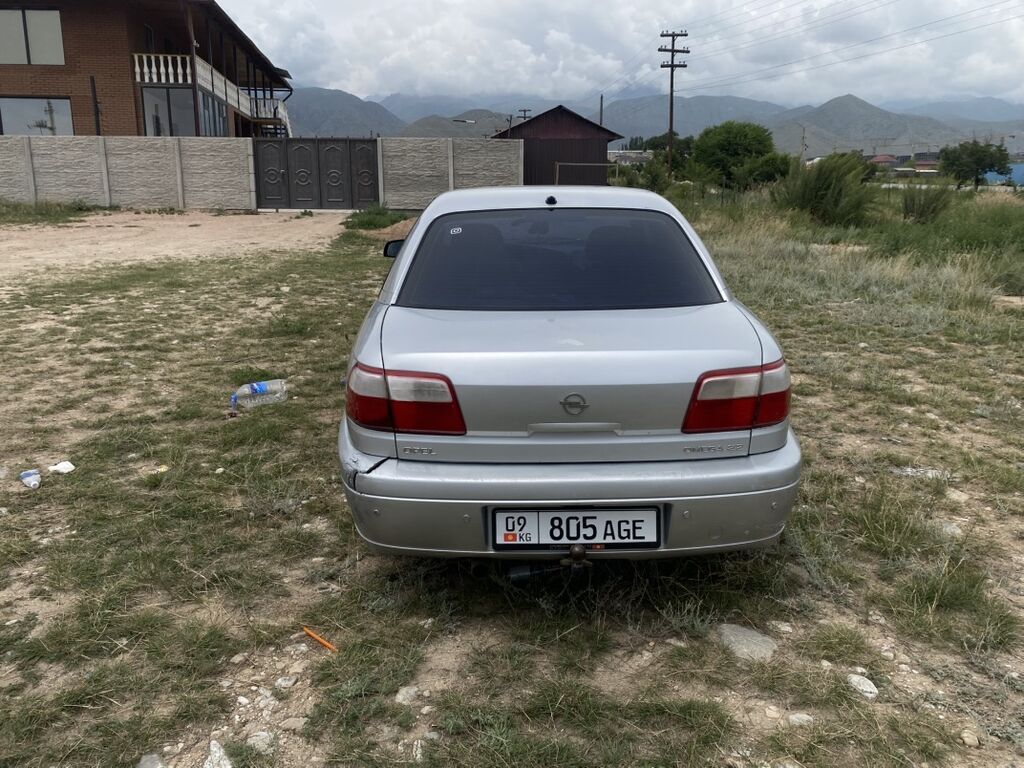 Opel Omega: 2003 г., 2.2 л, Механика, Бензин, Седан: фото 6