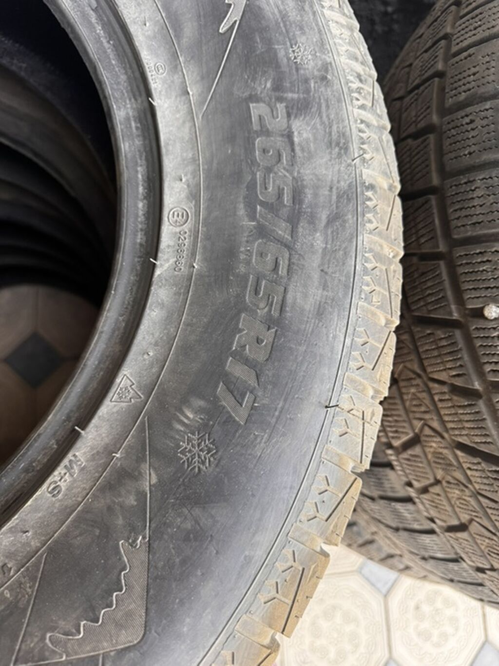 Шины 285 / 60 / R 18, Зима, Б/у, Комплект, Внедорожные (АТ/МТ), Корея, Roadstone: фото 4