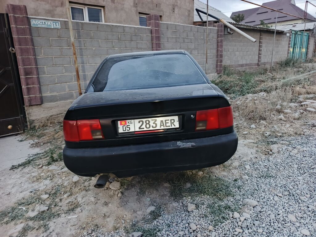 Audi 100: 1994 г., 2 л, Механика, Бензин, Седан: фото 3