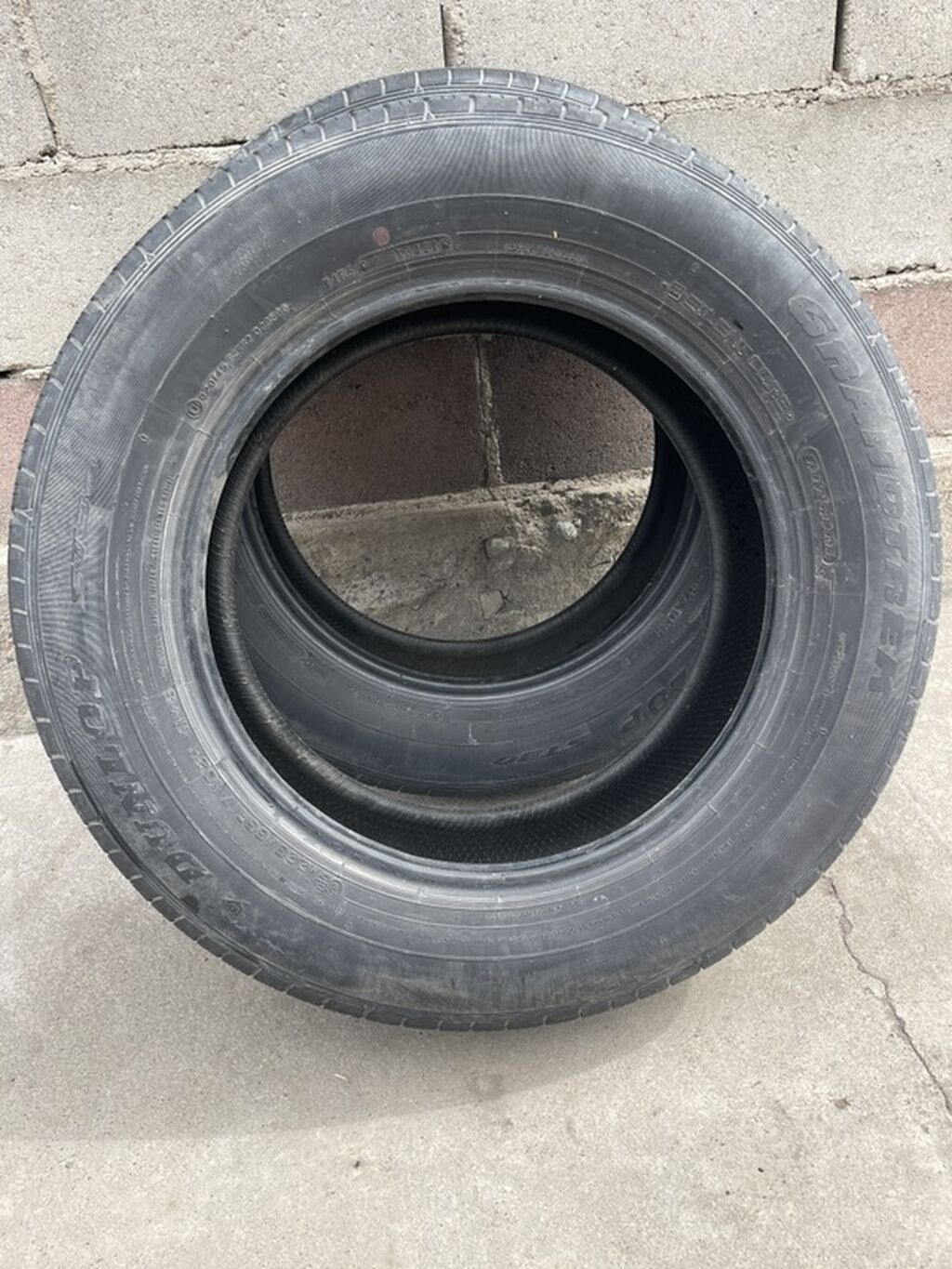 1. Dunlop лето 225/65/17 2 штуки отдам за 1000 2. Bridgestone 205: фото 2