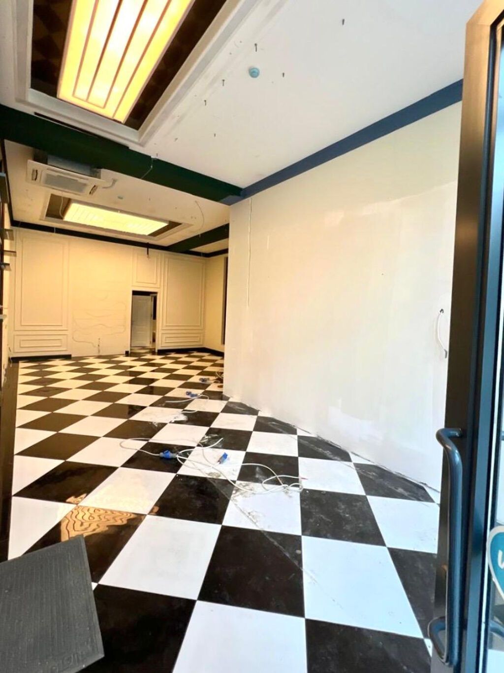 Azadlıq prospektində 77 m² obyekt icarəyə verilir Yer: Nəsimi