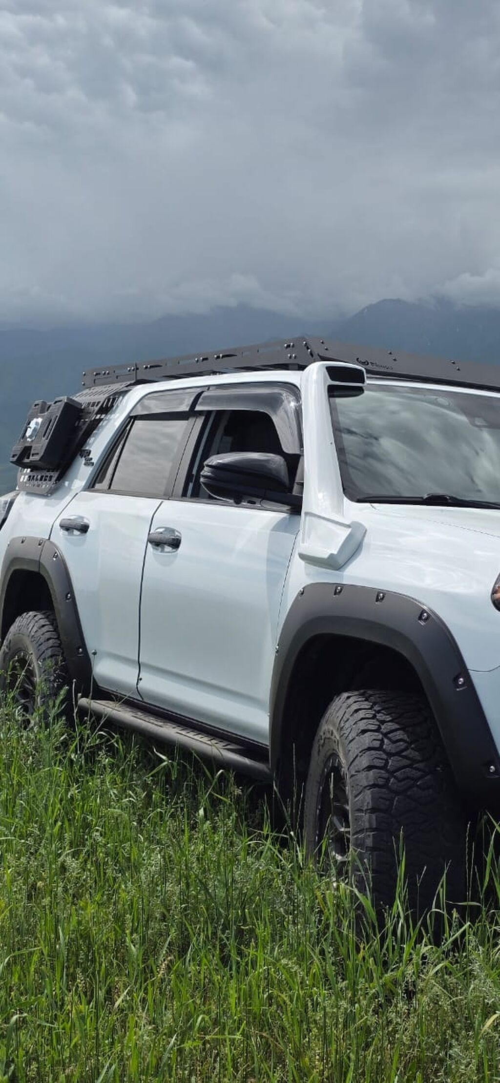 Toyota 4Runner: 2022 г., 4 л, Автомат, Бензин, Внедорожник: фото 4