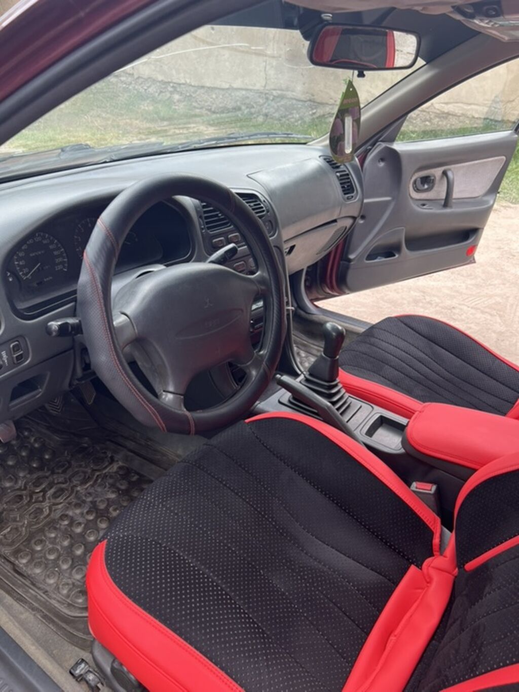 Mitsubishi Galant: 1995 г., 1.8 л, Механика, Бензин, Седан: фото 8