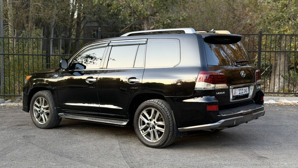 Lexus LX: 2010 г., 5.7 л, Автомат, Газ, Внедорожник: фото 3