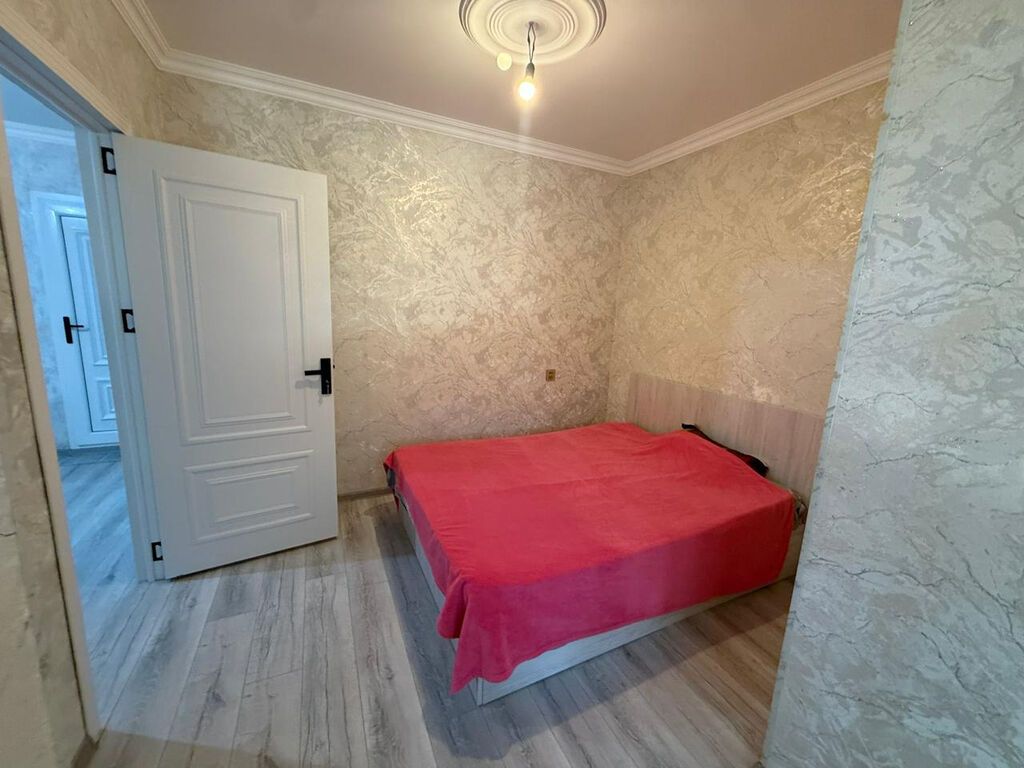 Bileceri qes 297 nomreli mektebin yax 5 mertebeli binanin 1 ci