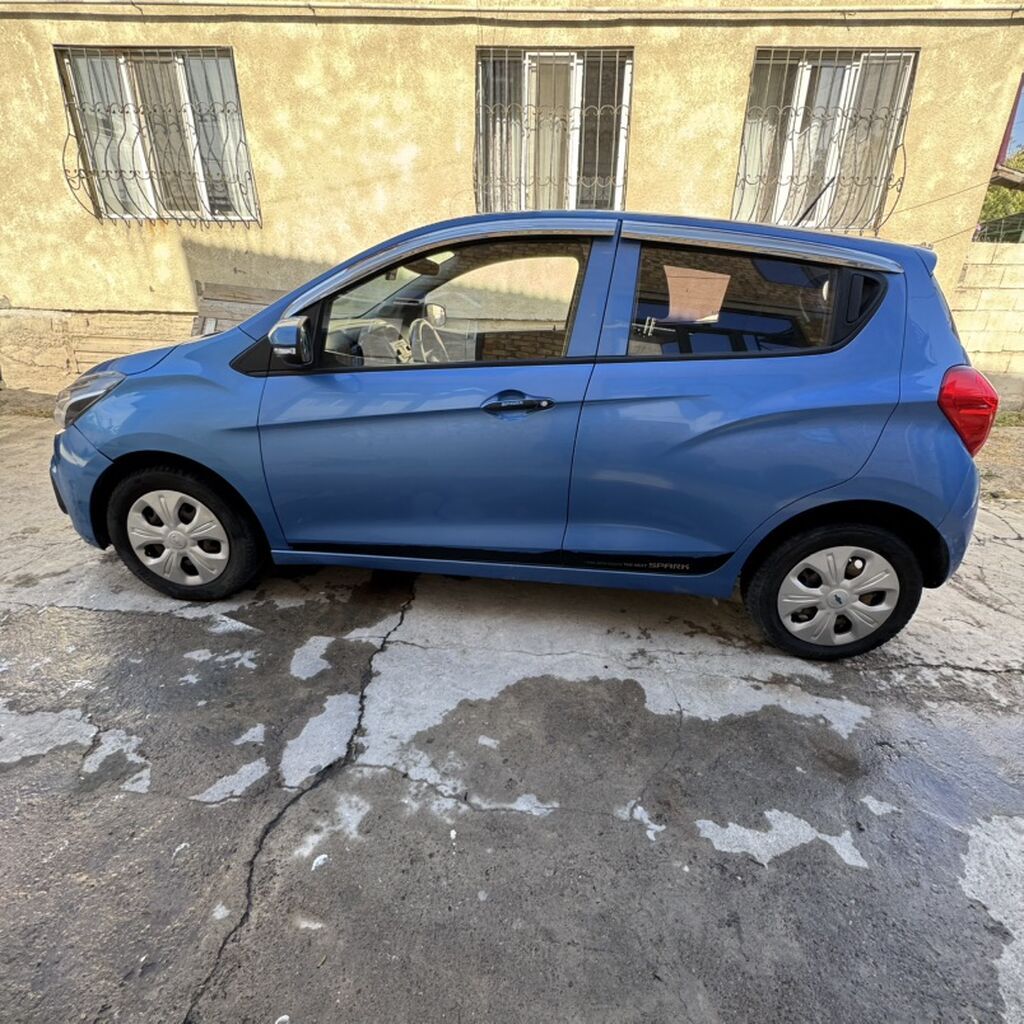 Chevrolet Spark: 2016 г., 1 л, Автомат, Бензин, Хэтчбэк: фото 2