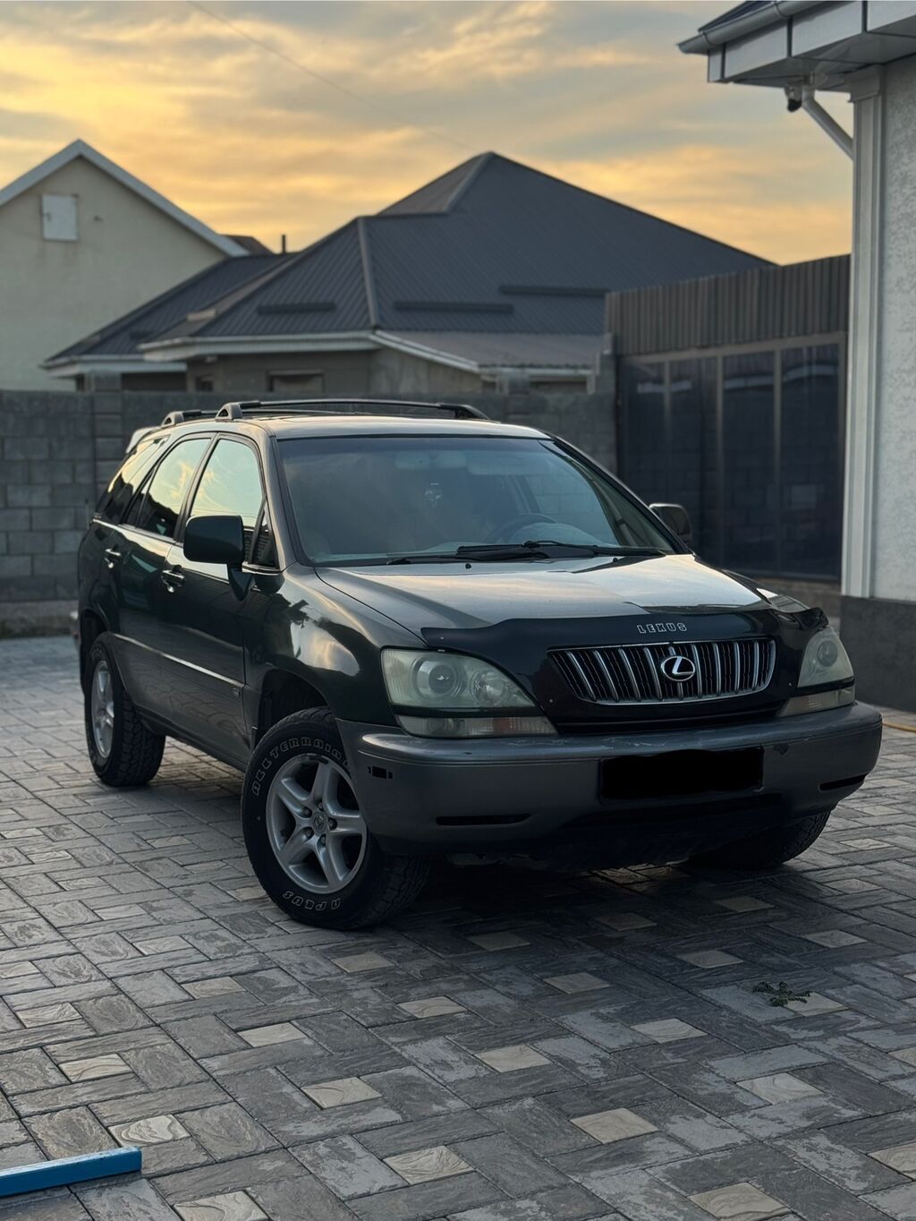 Lexus RX: 2001 г., 3 л, Автомат, Газ, Кроссовер: фото 3