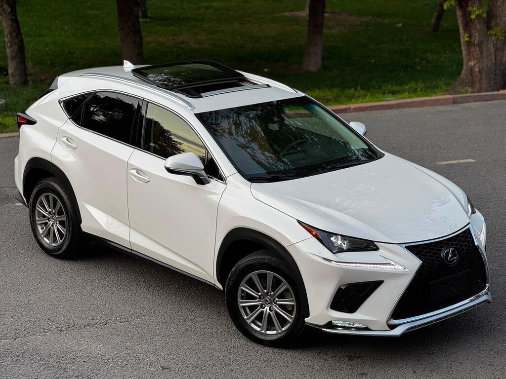 Lexus NX: 2021 г., 2 л, Автомат, Бензин, Кроссовер: фото 2