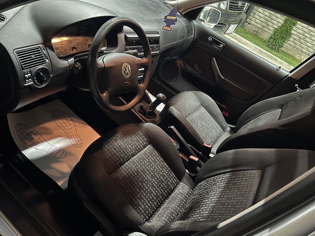 Volkswagen Golf: 2001 г., 1.4 л, Механика, Бензин, Хэтчбэк: фото 5
