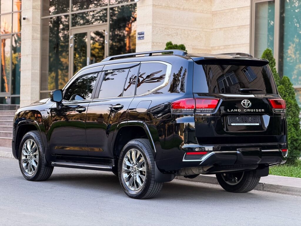 Toyota Land Cruiser: 2023 г., 3.5 л, Автомат, Бензин, Внедорожник: фото 4