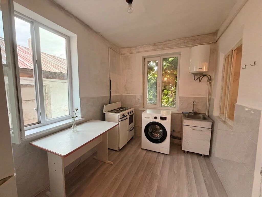 ПРОДАЁТСЯ полдома В ЦЕНТРЕ БИШКЕКА на участке 3.5 сотки 113 000$: фото 4