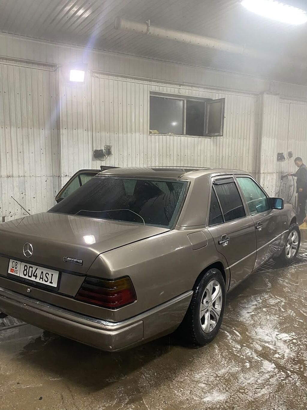 Mercedes-Benz W124: 1990 г., Механика, Бензин, Седан — фото 1