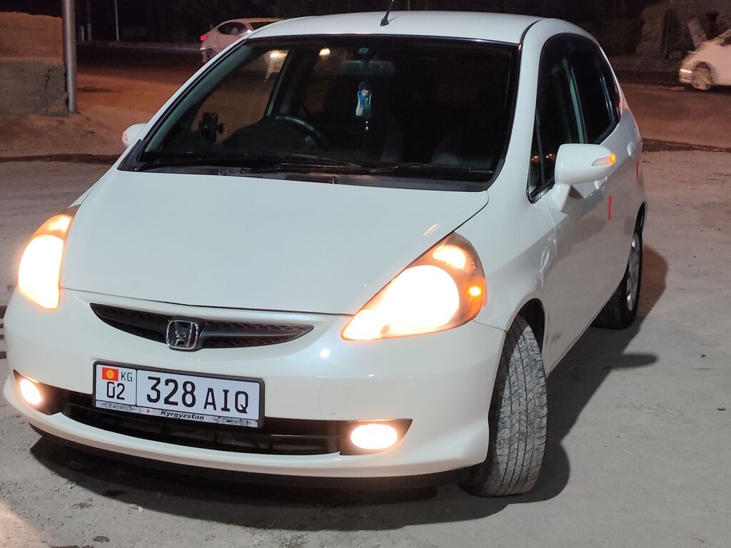 Honda Fit: 2003 г., Вариатор, Бензин, Хэтчбэк: фото 3