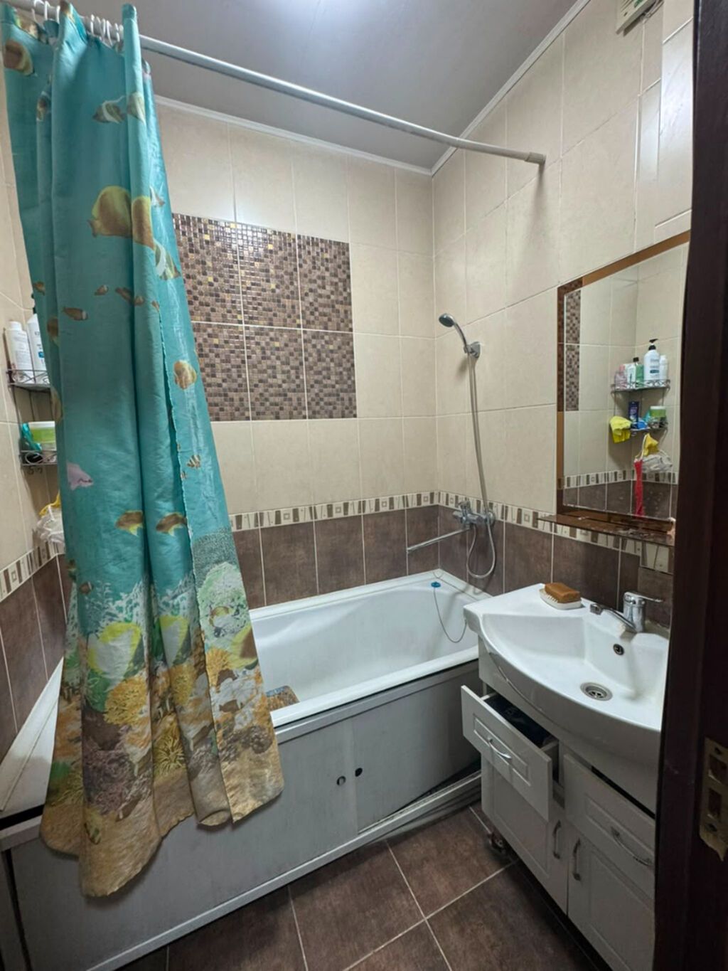 3 комнаты, 61 м², Пишпек 105 серия, 7 этаж, Старый ремонт: фото 4