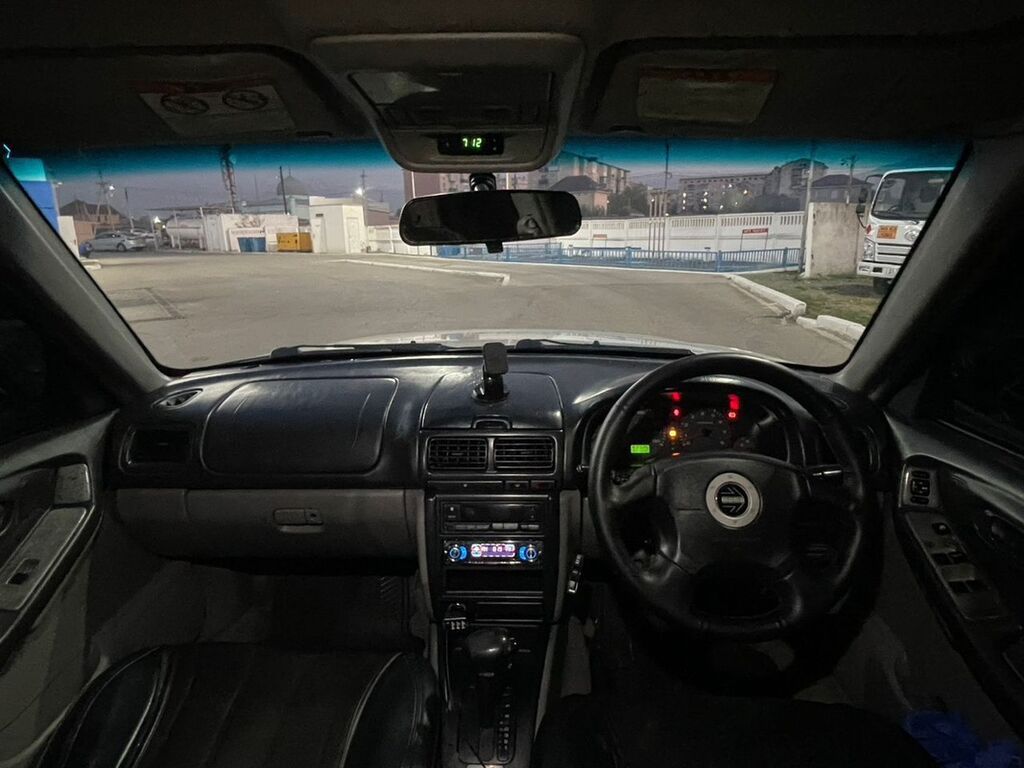 Subaru Forester: 2001 г., 2 л, Автомат, Бензин, Кроссовер: фото 8