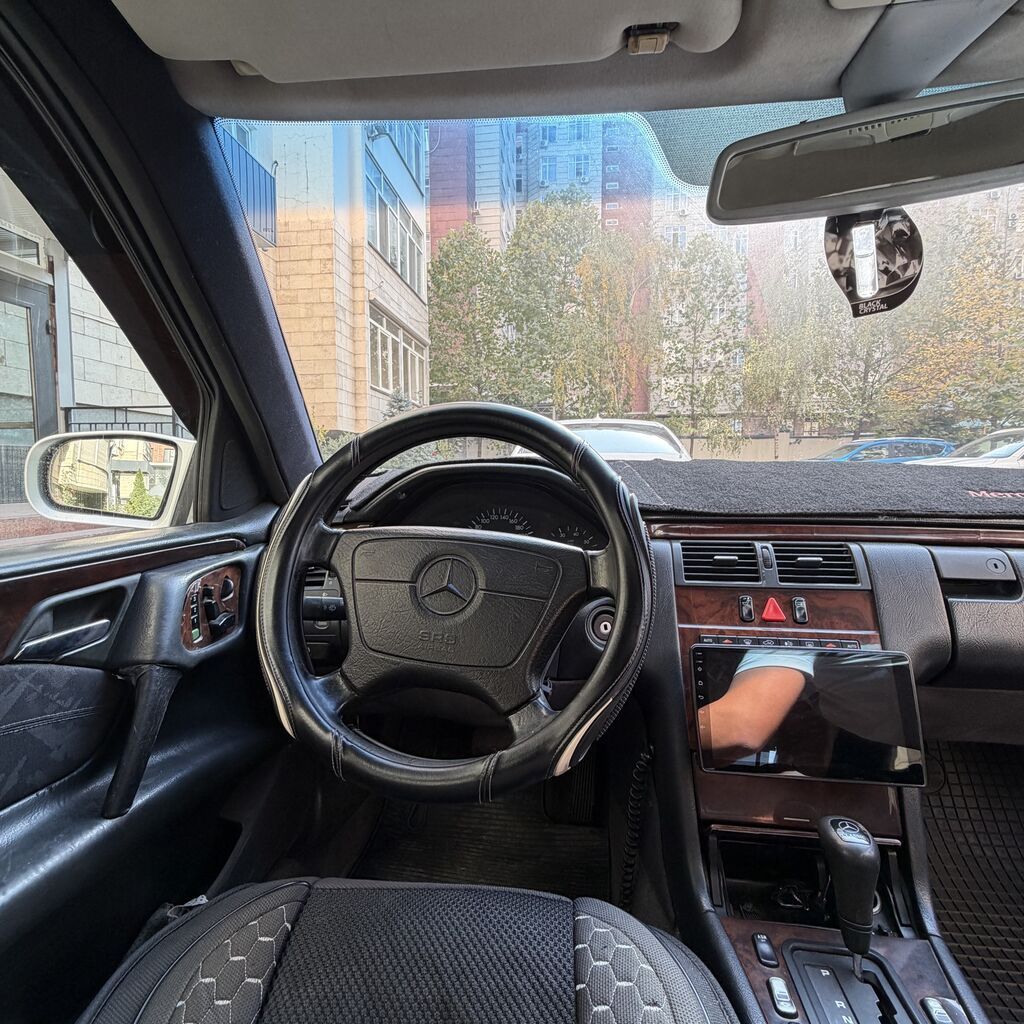 Mercedes-Benz E-Class: 1996 г., 3.2 л, Автомат, Бензин, Седан: фото 4