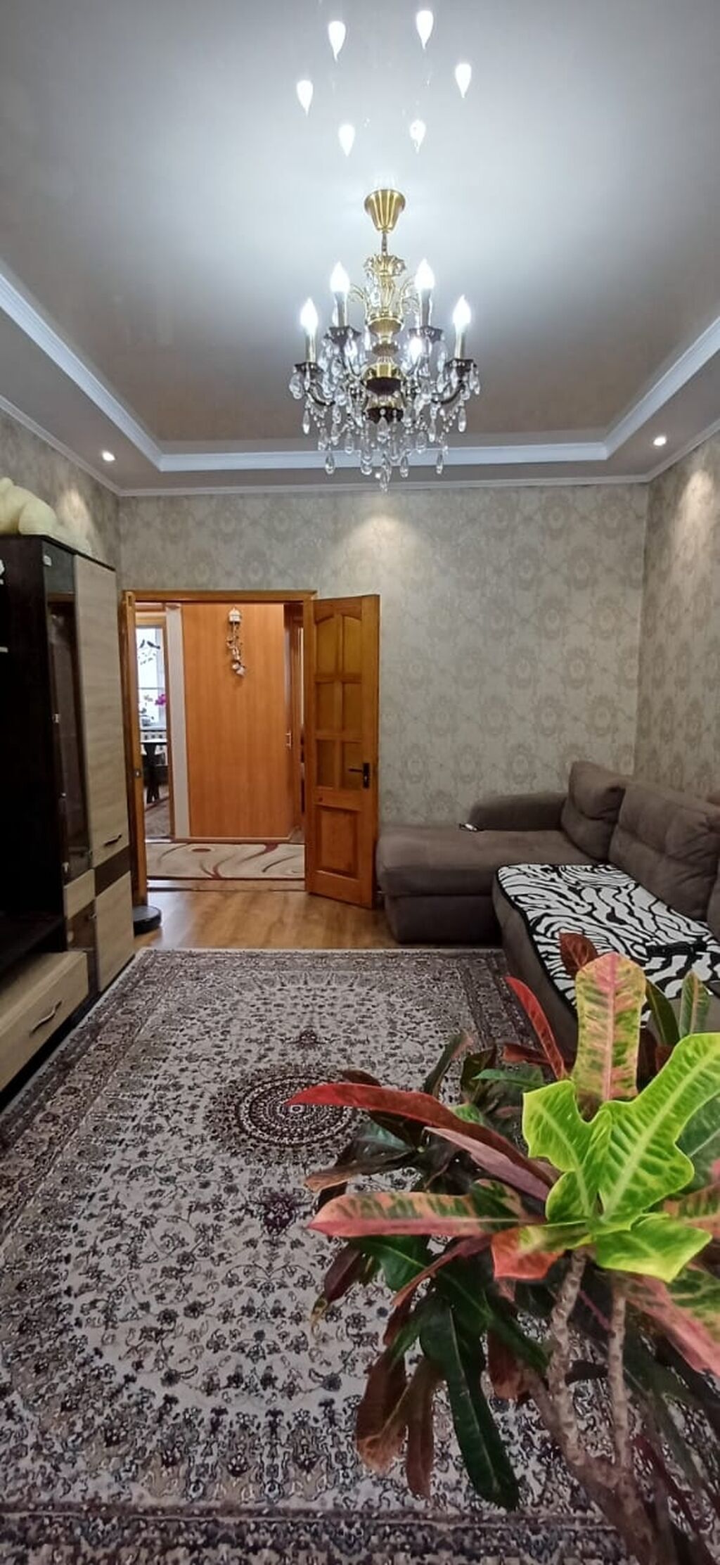 2 комнаты, 52 м², 12 мкр 105 серия, 5 этаж, Косметический ремонт: фото 1