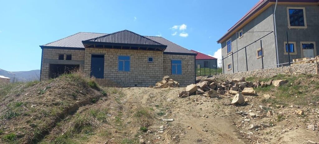 5 otaqlı, 210 kv. m, Təmirsiz